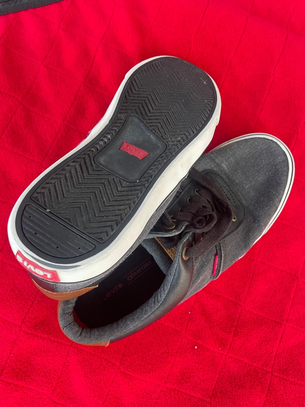 Levi's mens Black and Brown Low-Top Canvas Sneakers with Red Accent size 10 - Picture 5 of 8